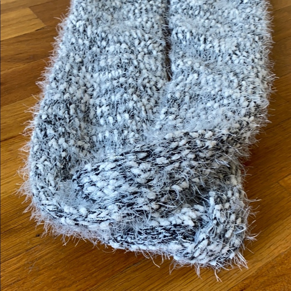 Bass Scarf - Picture 6 of 9